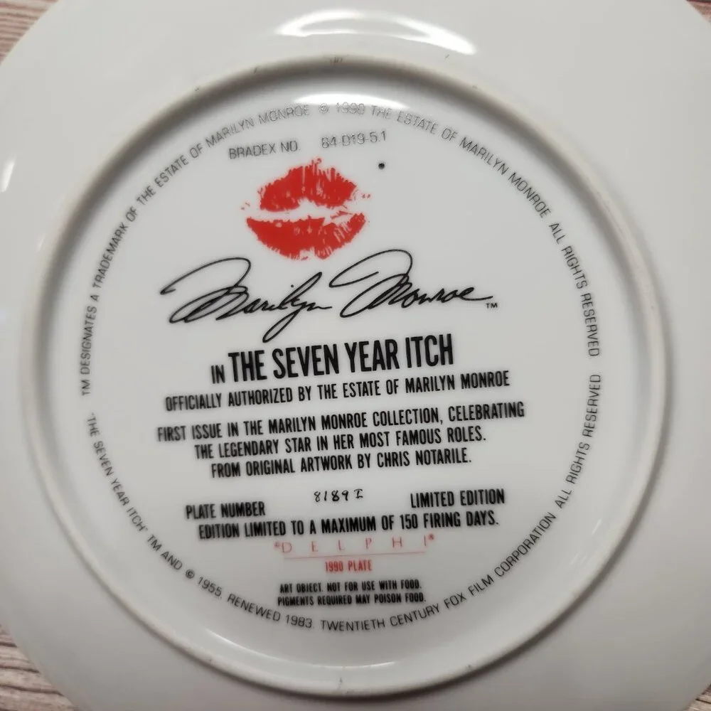 Marilyn Monroe The Seven Year Itch Collector Plate Art by Chris Notarile DELPHI